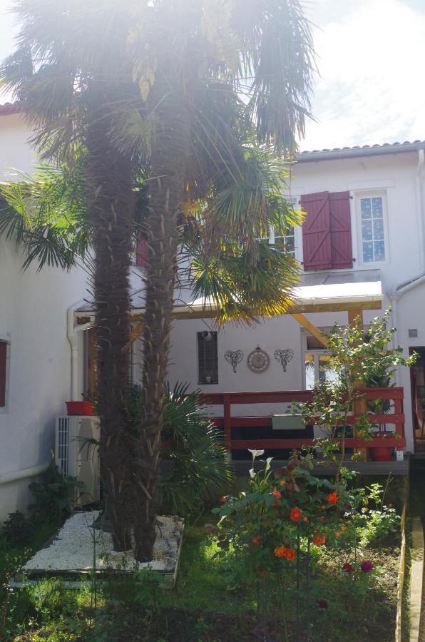 Maison Elizondoa - Chambres, Restaurant Et Spa Masparraute Exterior foto